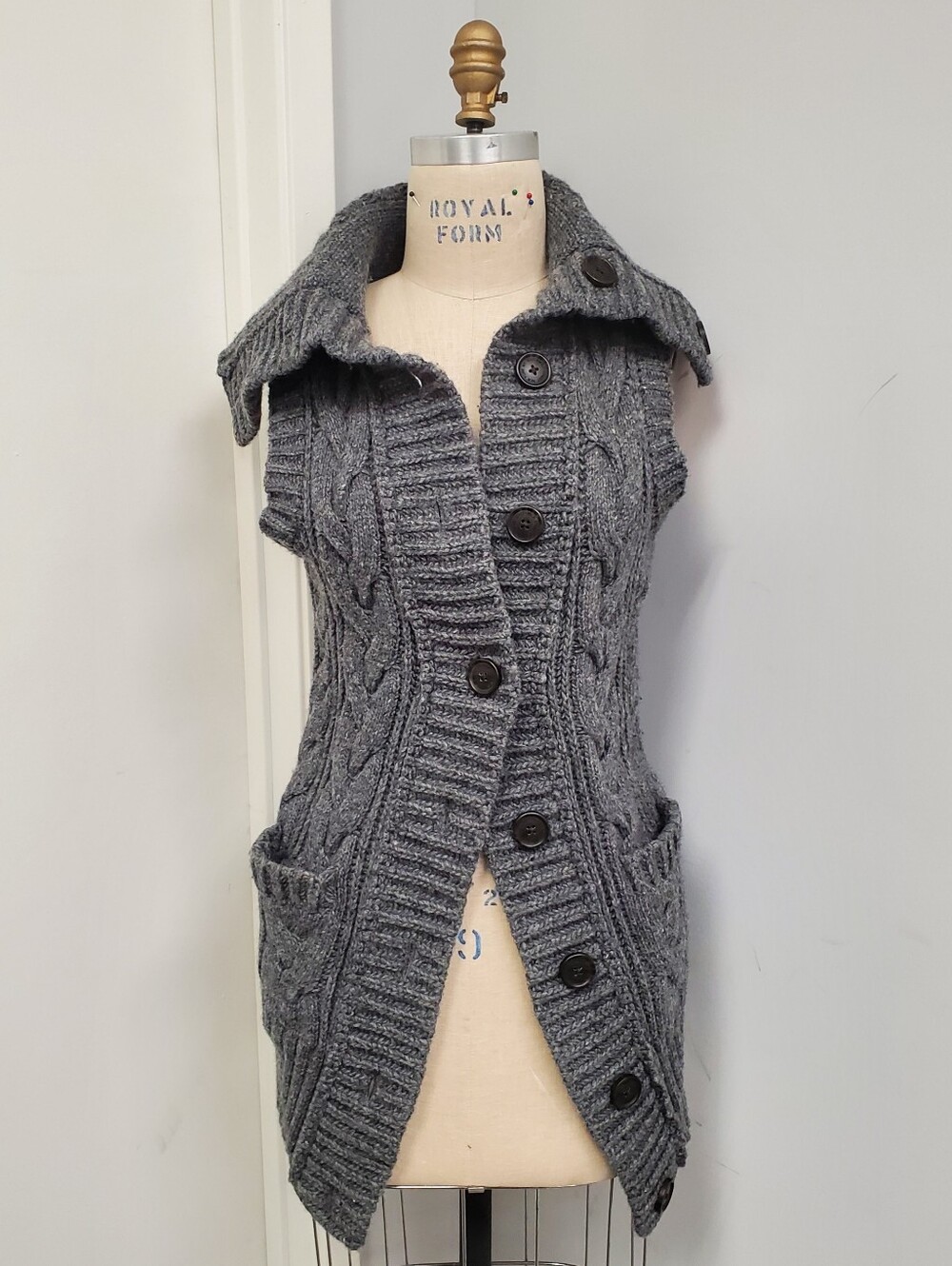 Ruehl No.925 Vest
